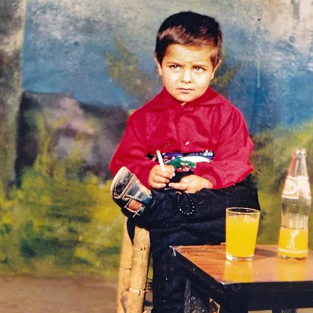 کودکی ارکان آوجی